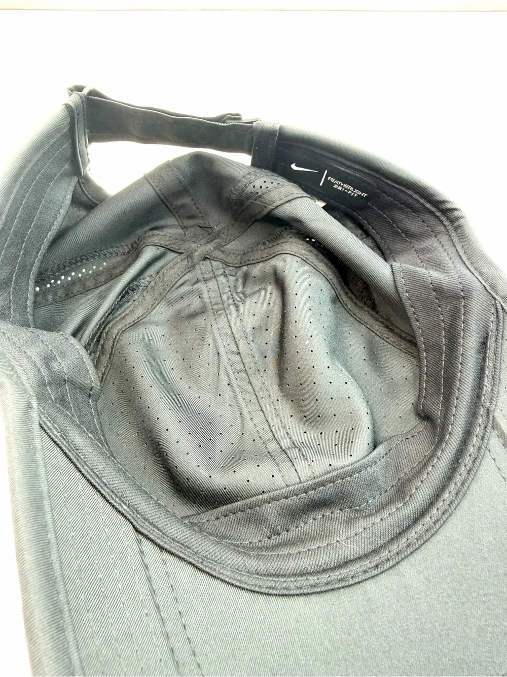Nike Black Featherlight Aerobill Lightweight Unisex Baseball Cap